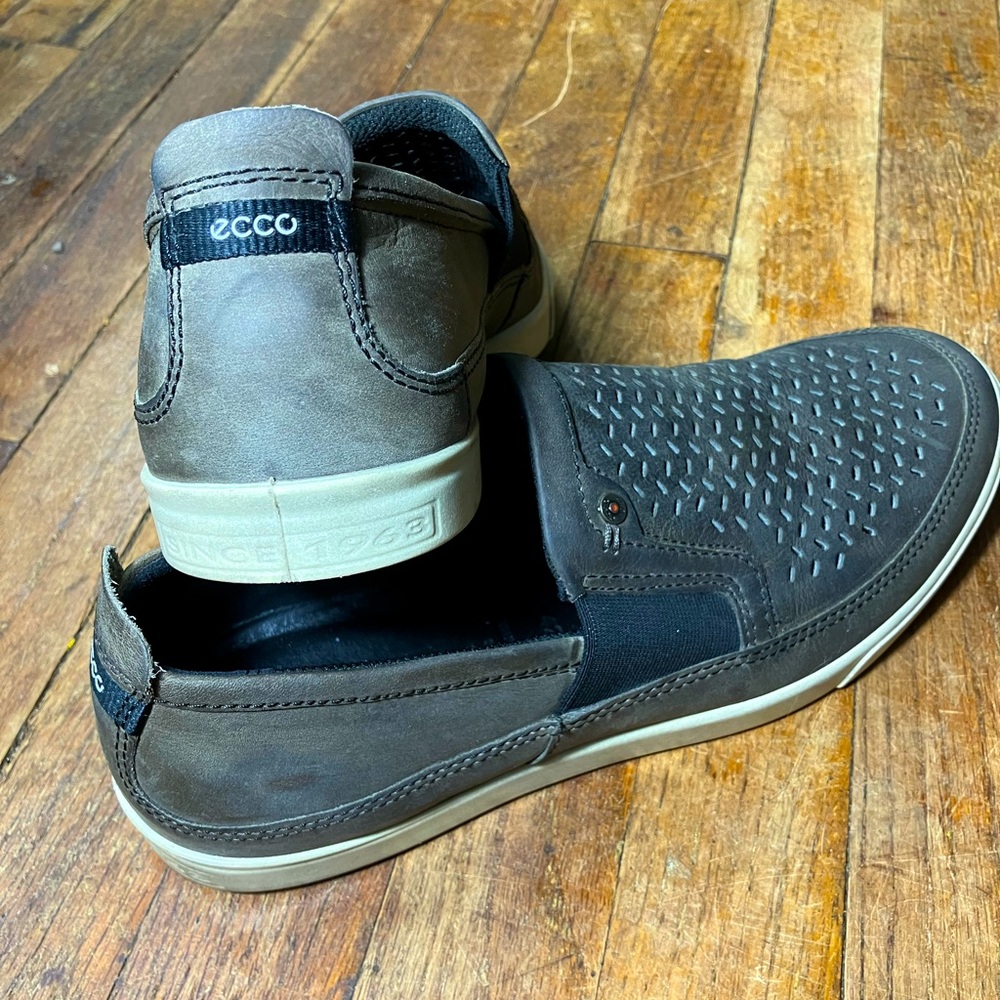 Ecco Collin gray men’s size 42 or U.S. men’s 8-8.5